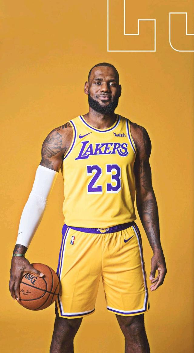 NBA漫谈 ｜ 现役十大最强控卫！SGA仅1年升到第二，第一毫无悬念（NBA杂谈：现役控卫TOP10，SGA仅一年跃升至第二，榜首无悬念）