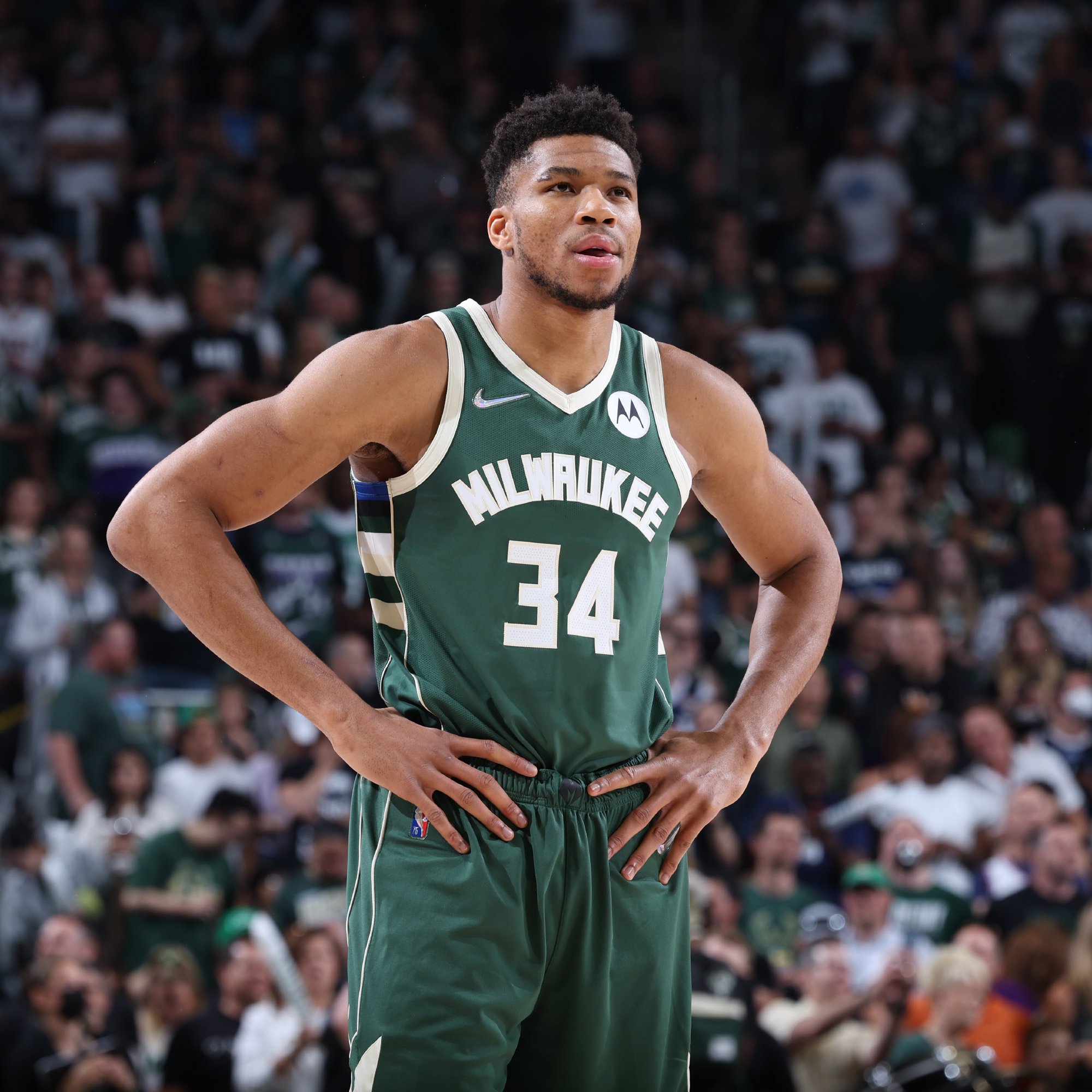 媒体人：中国足球真正的危机是不快乐，大家都缺乏尊重和信任（媒体人：中国足球的核心危机是不快乐，普遍缺乏尊重与信任）