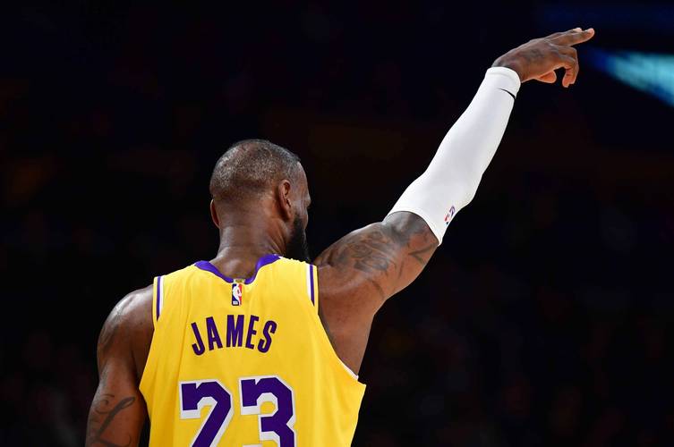 北京国安时隔七年再度足协杯夺冠，有5名球员仍在队中（相隔七年北京国安再夺足协杯，队中仍有5名旧将）