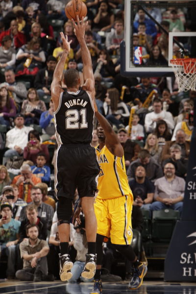 贝蒂斯1-1赫罗纳，安东尼直红，伊斯科助攻巴伦廷-戈麦斯破门（贝蒂斯1-1战平赫罗纳：安东尼染红，伊斯科助攻巴伦廷-戈麦斯建功）