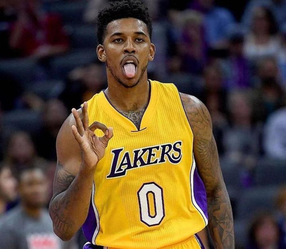 巴恩斯成近12年来，首位英超对曼城完成双响的纽卡球员（巴恩斯成为近12年首位在英超对阵曼城梅开二度的纽卡球员）