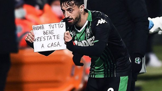 上海狂轰69分，怀特塞德8分半送4次封盖，上海大比分领先（上海火力全开轰下69分，怀特塞德8分半送4帽，上海早早拉开大比分领先）