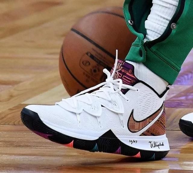 博洛尼亚中场：我学会了无所畏惧，只想用胜利回报远征球迷（博洛尼亚中场：无畏前行，唯以胜利回报远征球迷）