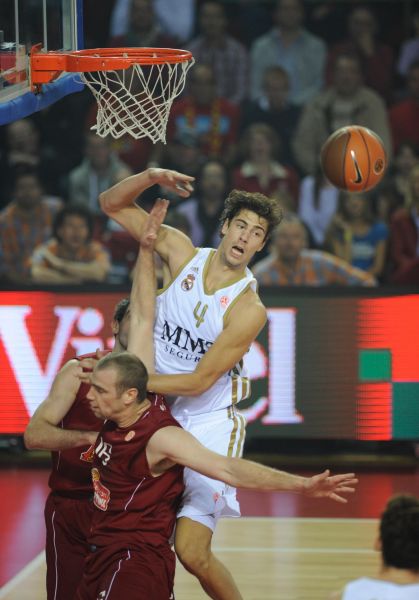 斯帕莱蒂：首发能直观了解热格罗瓦的表现，戴维需要继续提升（斯帕莱蒂：用首发检验热格罗瓦状态，戴维还需继续进步）