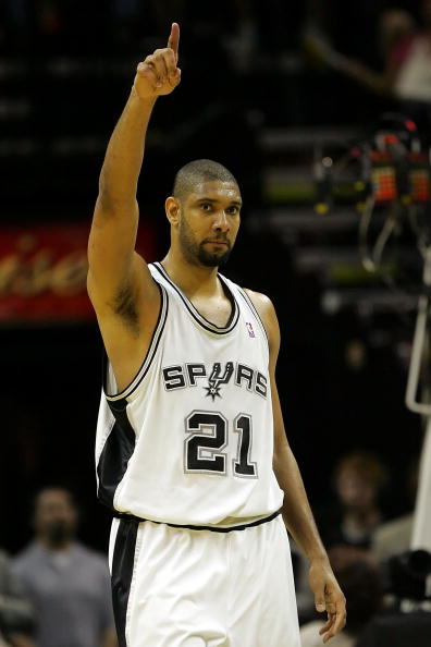 埃梅里：赢下比赛始终是球队目标，希望能一直保持今晚的状态（埃梅里：球队首要目标是赢球，盼延续今夜状态）