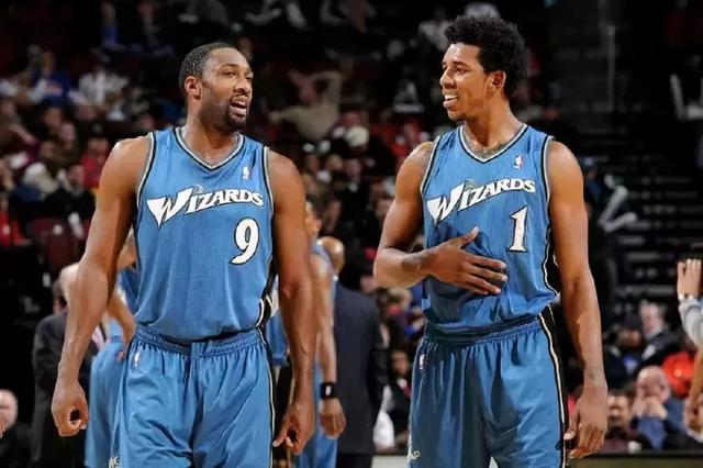 正式报价！NBA最脆玻璃人！培养8年才舍得交易（官方报价出炉：培养八年的NBA“玻璃人”终于被摆上交易桌）