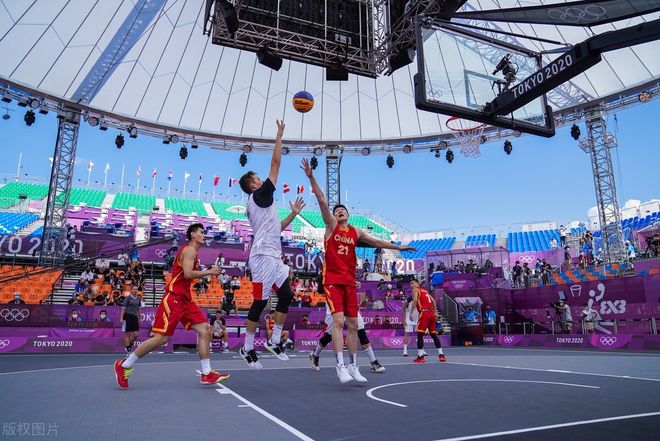 本泽马：我和C罗无需向外界展示什么；回皇马？完全有可能（本泽马：我与C罗无需对外证明任何事；重返皇马？并非没有可能）